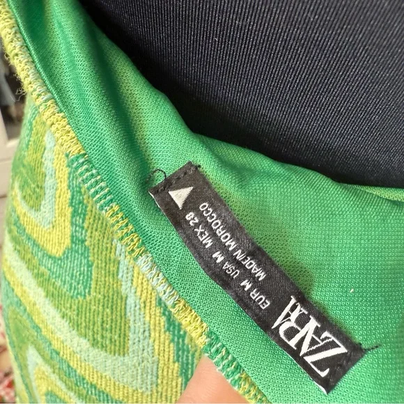 ZARA ZIG ZAG GREEN CUT OUT DRESS 70s FUNKY MEDIUM JACQUARD BLOGGER - Picture 4 of 5